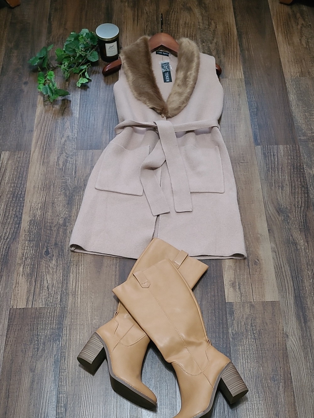 NWT Beautiful Long Belted Sweater Vest With Faux Fur Collar